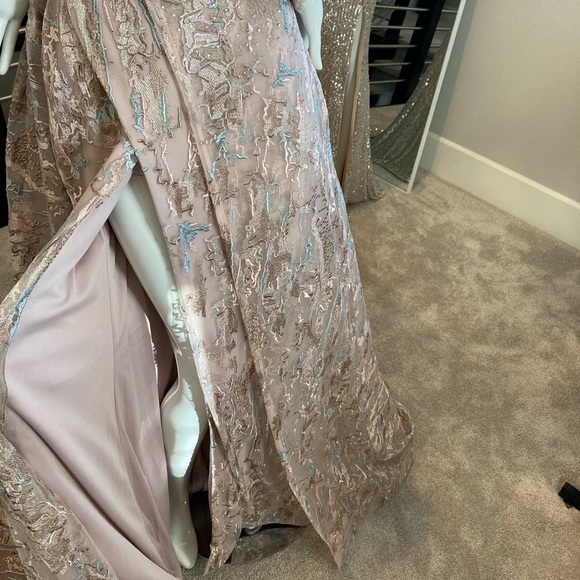 New elegant long dress/gown - Picture 8 of 17